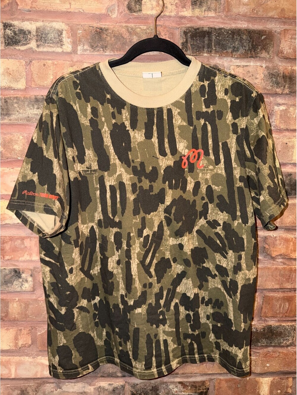 Malbon Golf Men's Medium Graphic T Shirt Tour Divot Camo Brown Bermuda